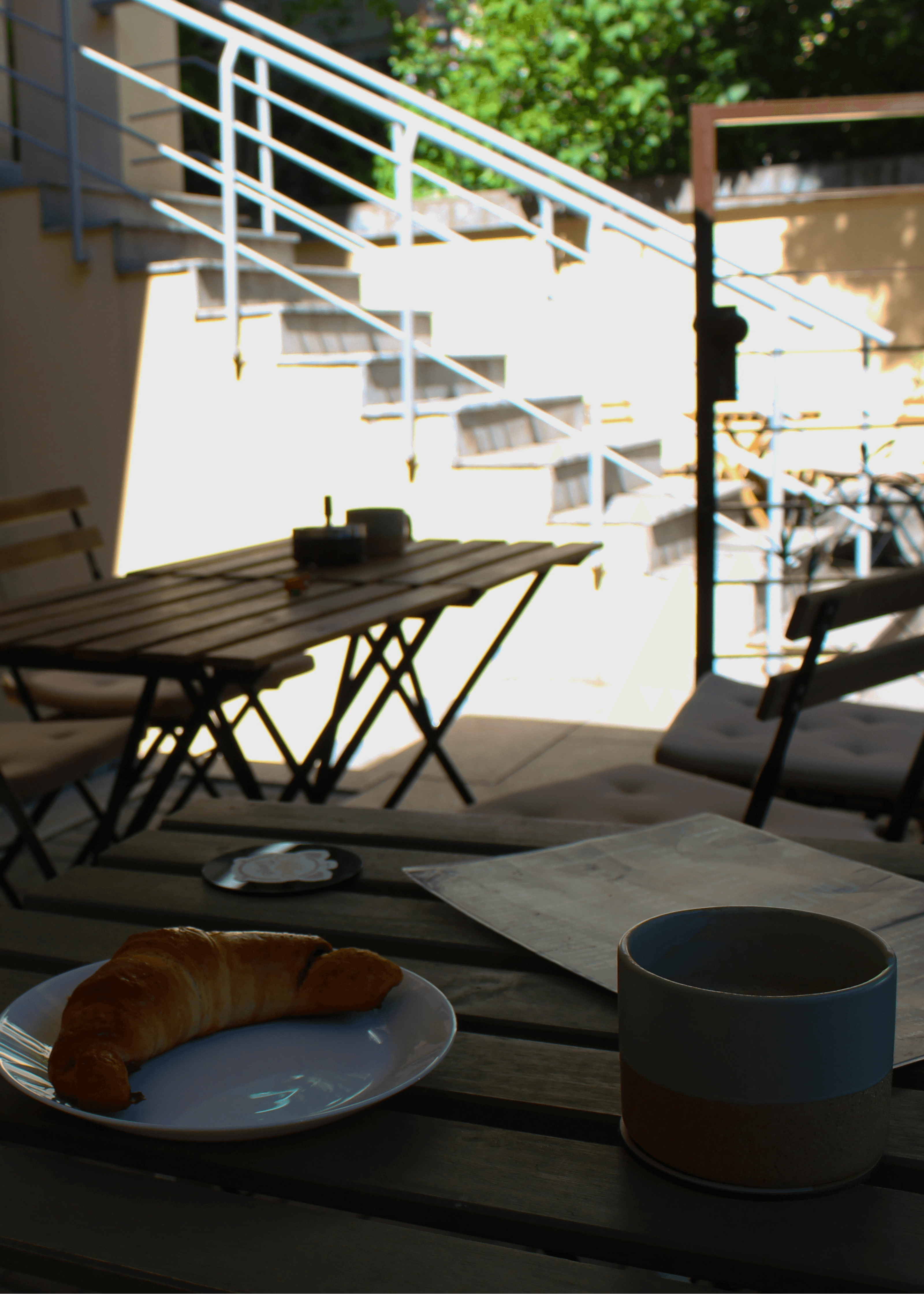 Croissant si Cafea